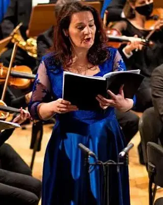 Portret Simona Zaharia